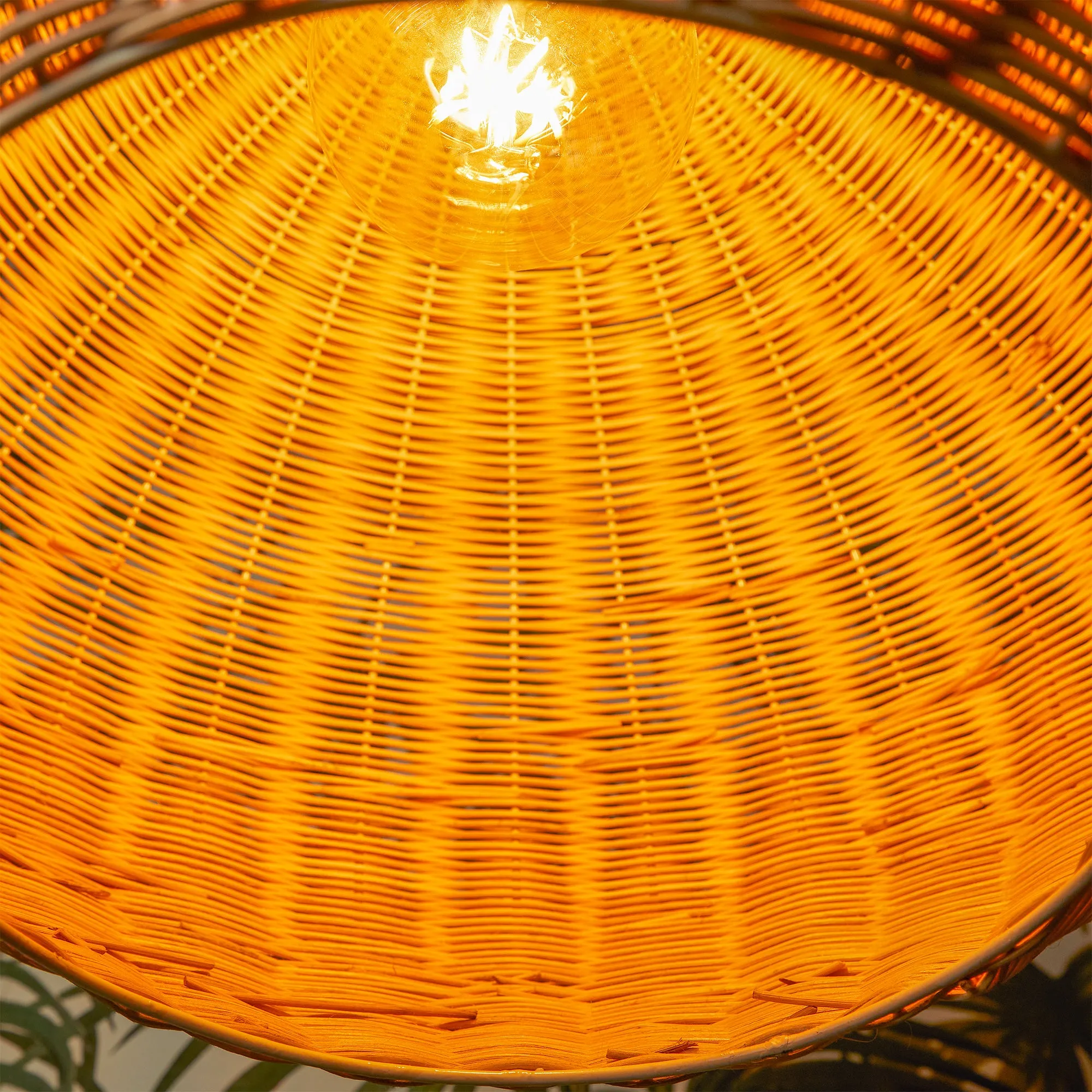Bellamy pendant in natural cane