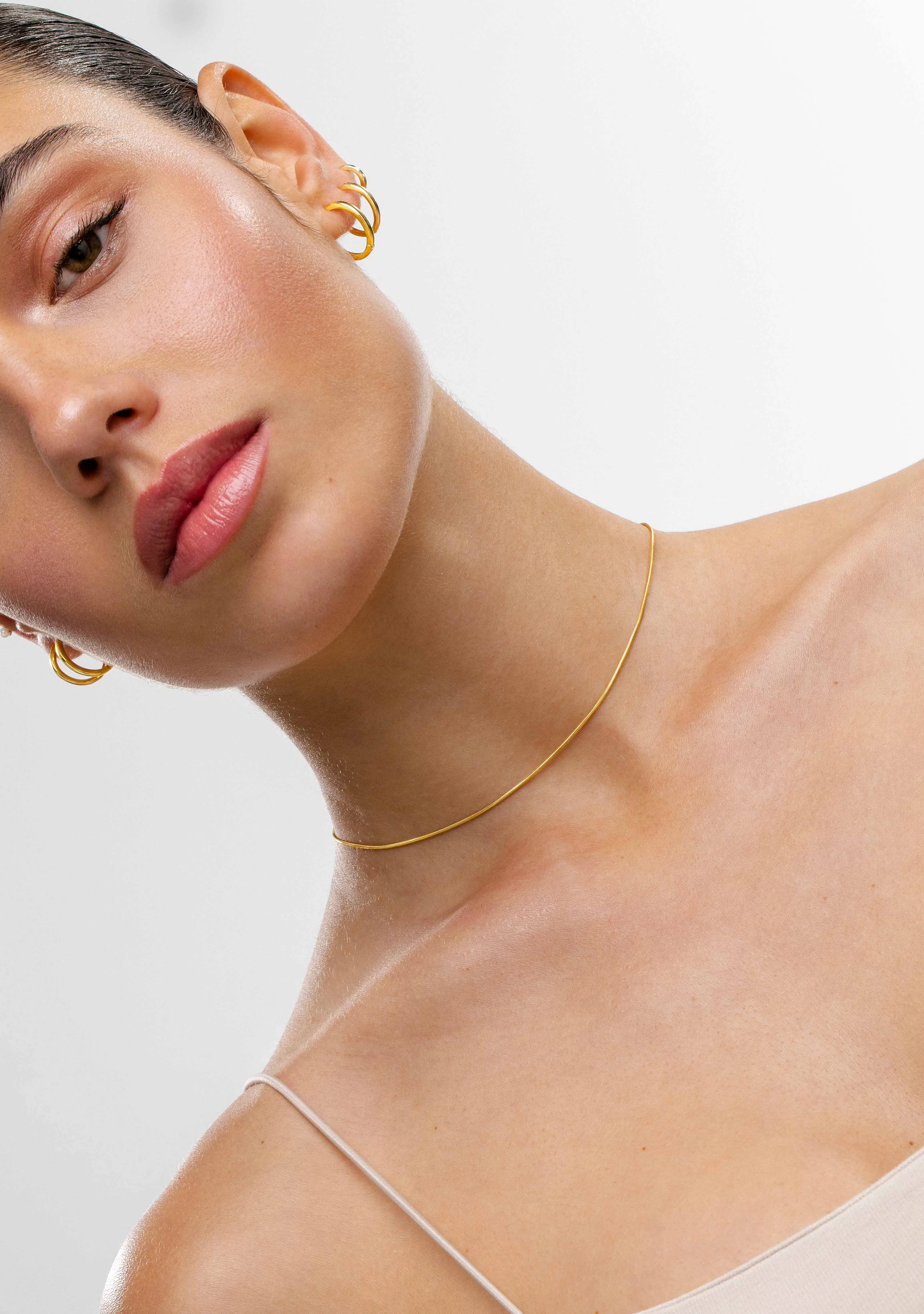 Necklace Omega Petite Gold