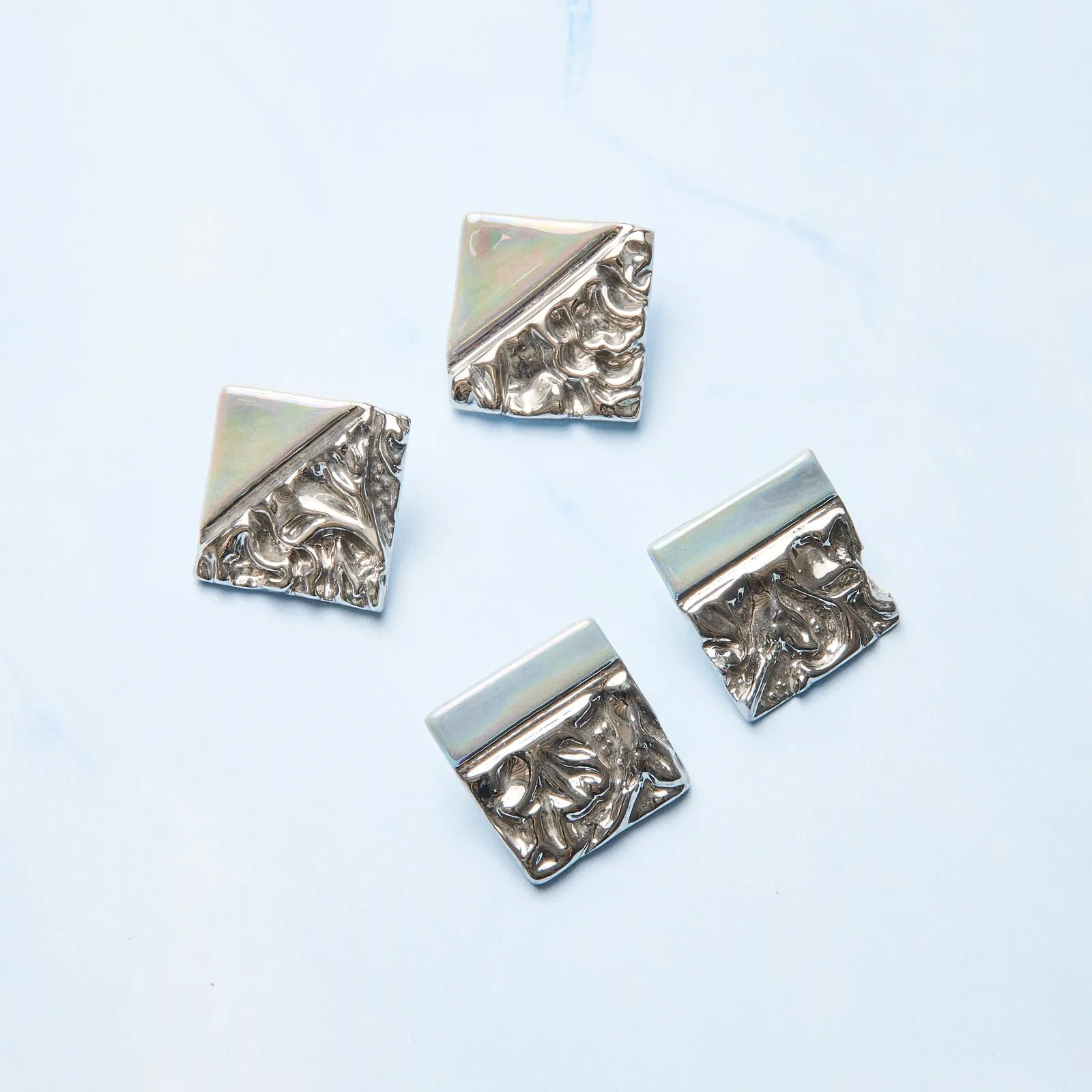 Special Effects, Ceramic, 1 1/2" Diamond Plate earrings in gray platinum