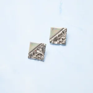 Special Effects, Ceramic, 1 1/2" Diamond Plate earrings in gray platinum